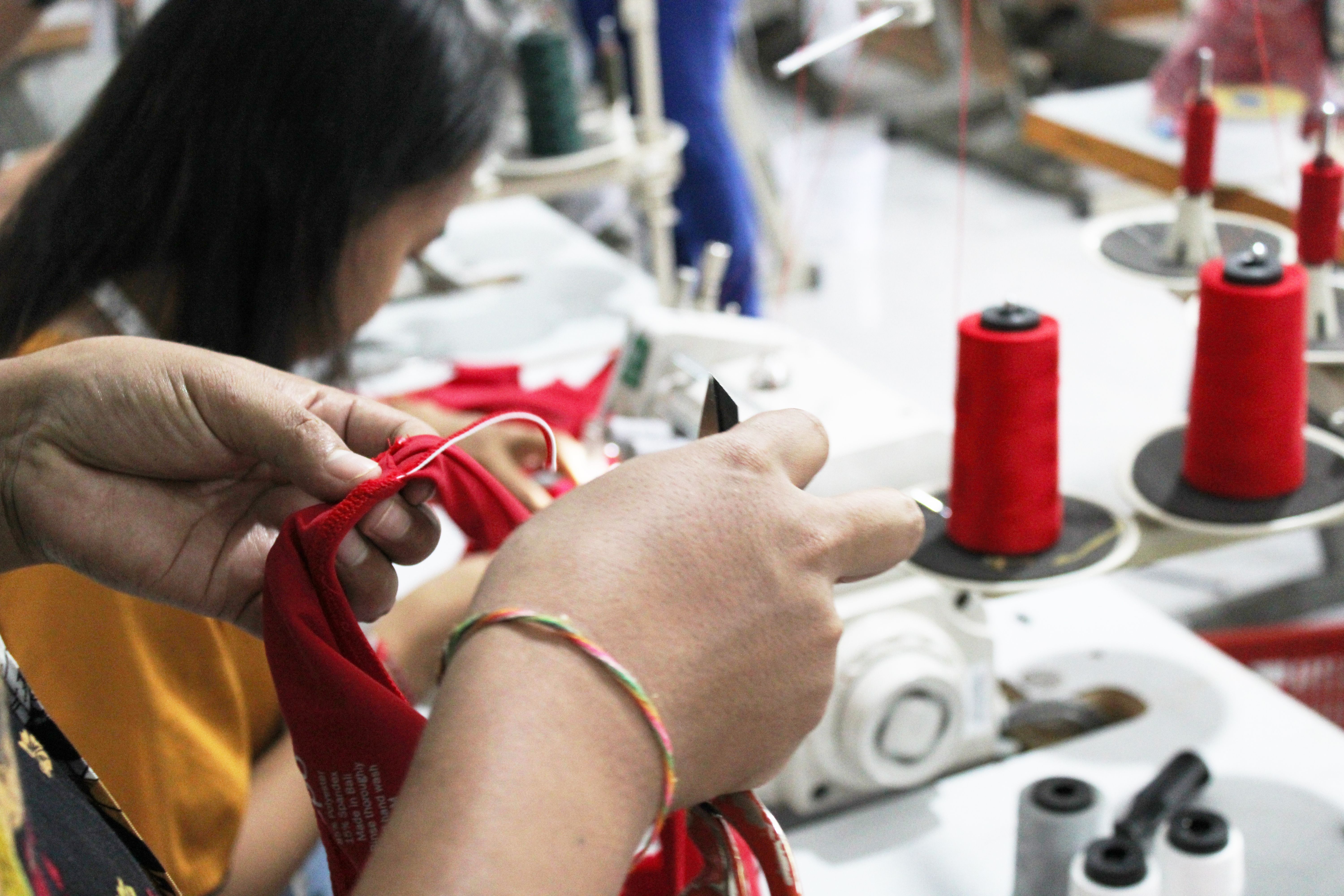 Produksi Apparel & Konveksi untuk Brand Lokal